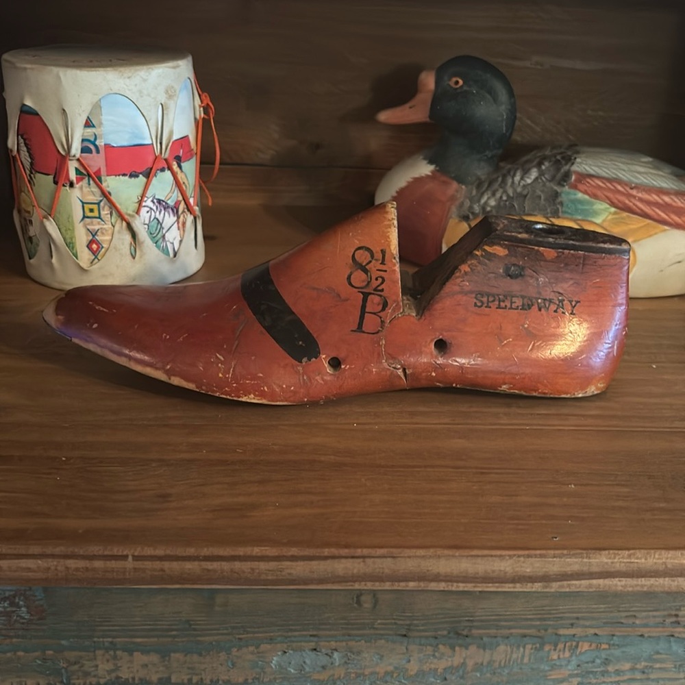 1958 Speedway Cobbler wooden shoe form